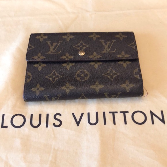 Louis Vuitton Handbags - 💯Authentic Louis Vuitton Vintage Wallet